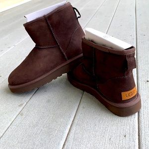 Women’s authentic Ugg brown boots